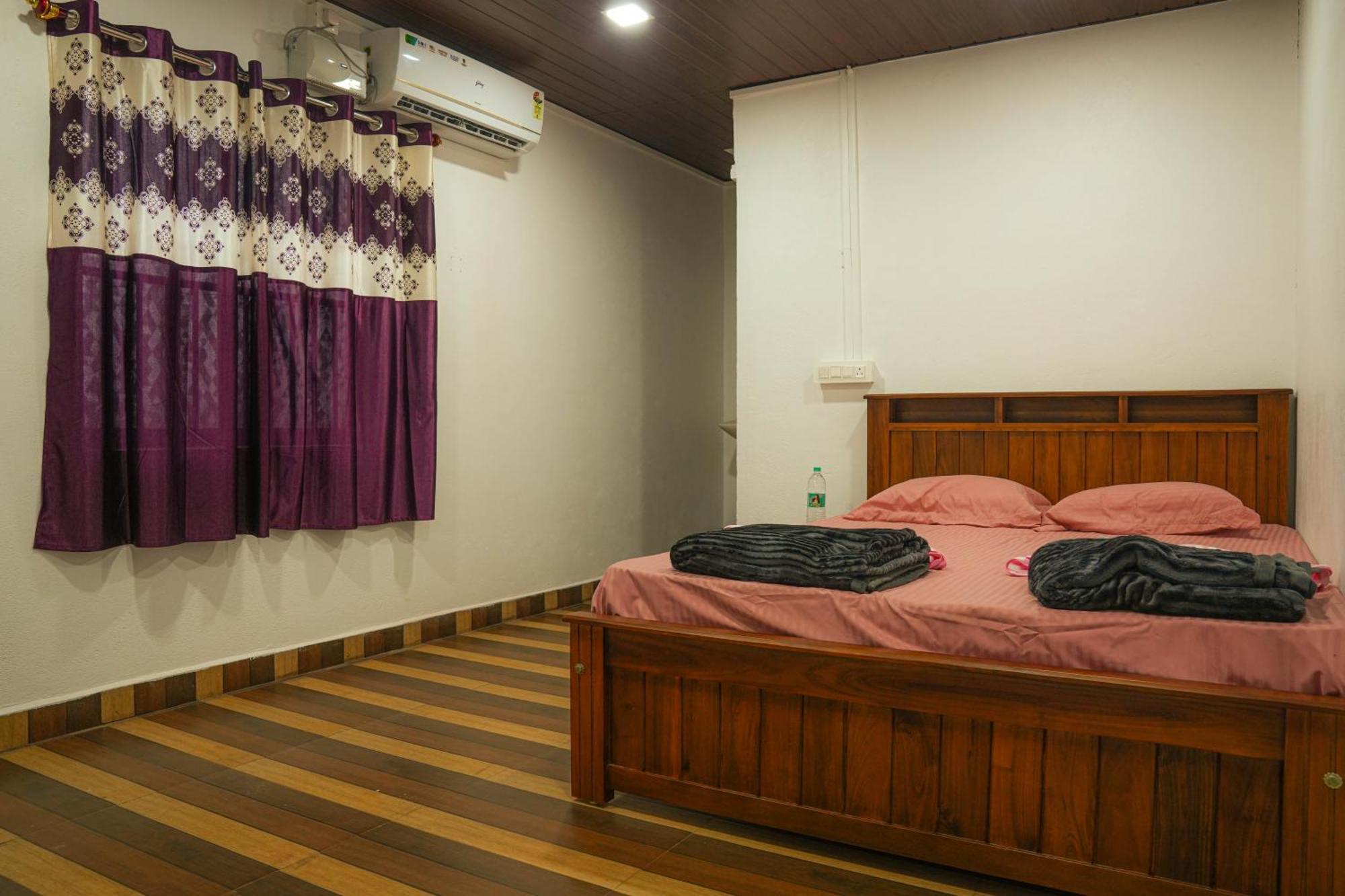 White Sand Beach Stay Resort Kumta Esterno foto