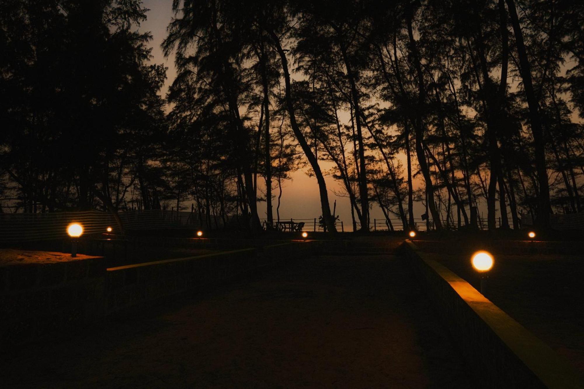 White Sand Beach Stay Resort Kumta Esterno foto