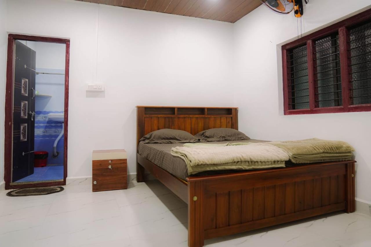 White Sand Beach Stay Resort Kumta Esterno foto