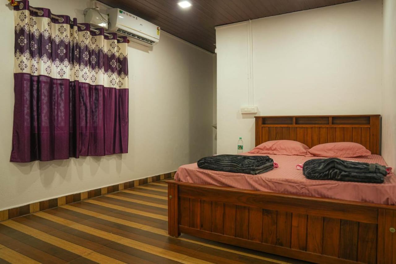 White Sand Beach Stay Resort Kumta Esterno foto