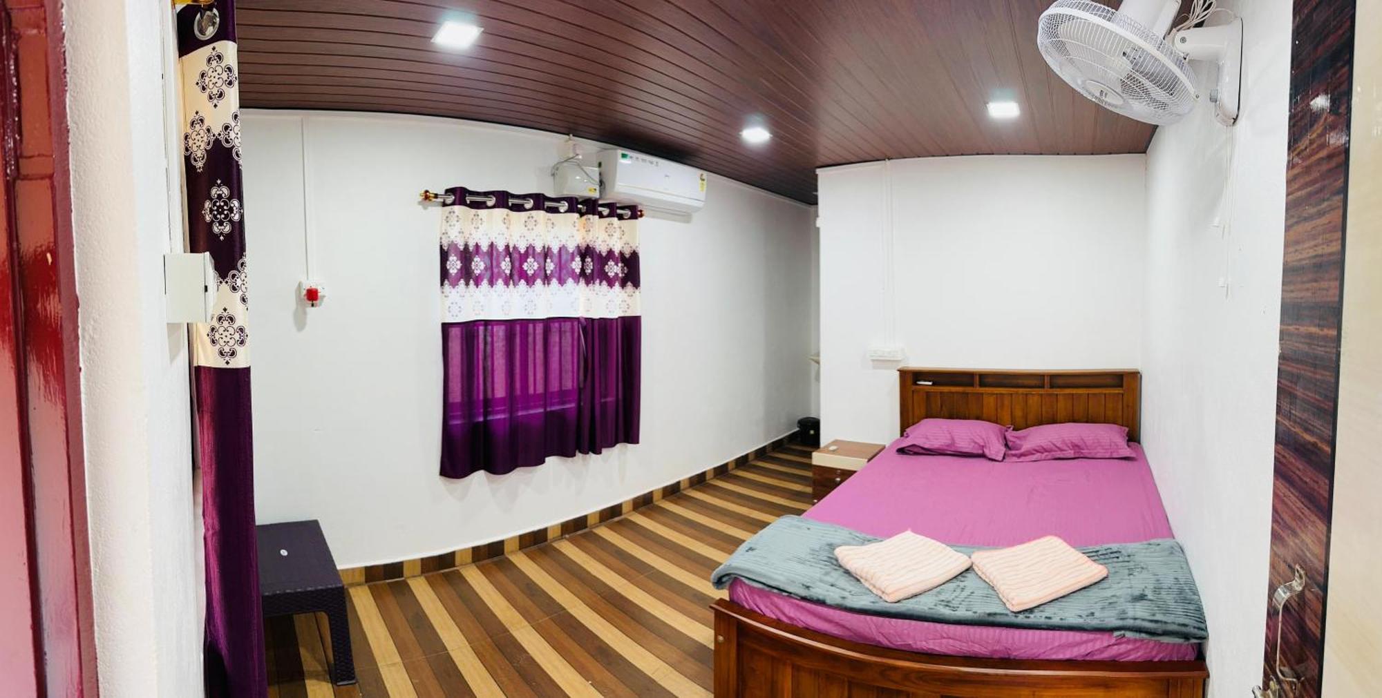 White Sand Beach Stay Resort Kumta Esterno foto